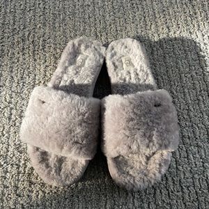 UGG Cozette Genuine shearling slipper size 6